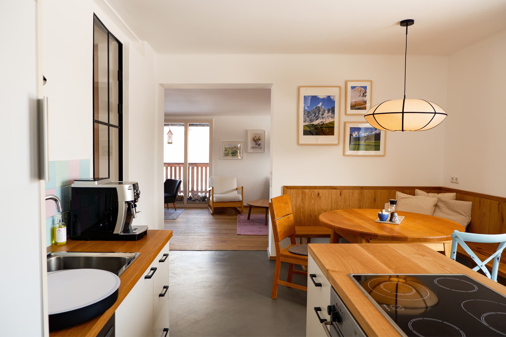 Offener Wohn-Essbereich mit Küche – Haus Gerti